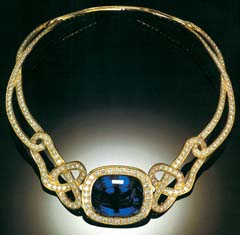 Collana con una tanzanite di 106 carati e diamanti, disegnata da Angela Cummings (1982)