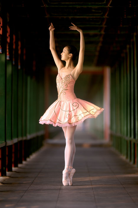 Ballerina al Summer Palace, Beijing, Cina