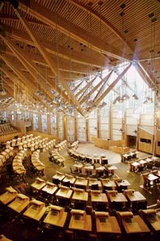 Il nuovo edificio del Parlamento di Edimburgo. La devolution scozzese risale al 1999