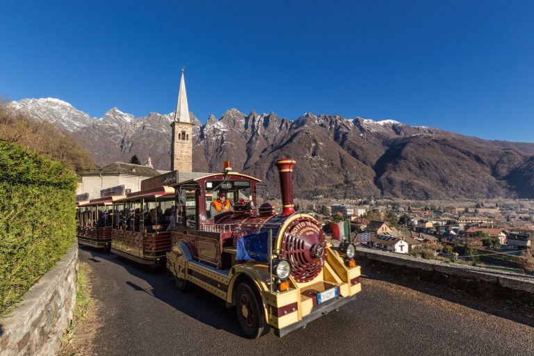 In treno verso il Natale