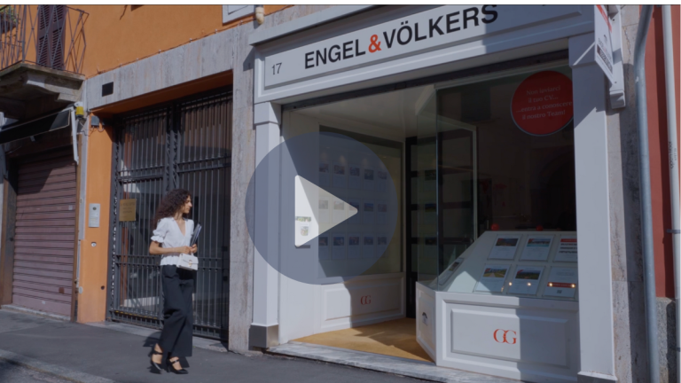 VIDEO. Un giorno da agente immobiliare