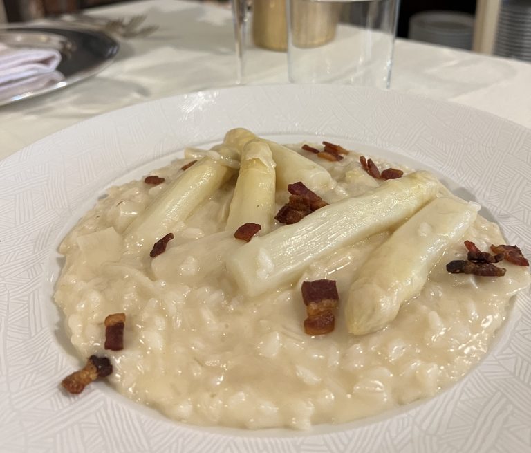 Riso agli asparagi bianchi di Cantello e taleggio